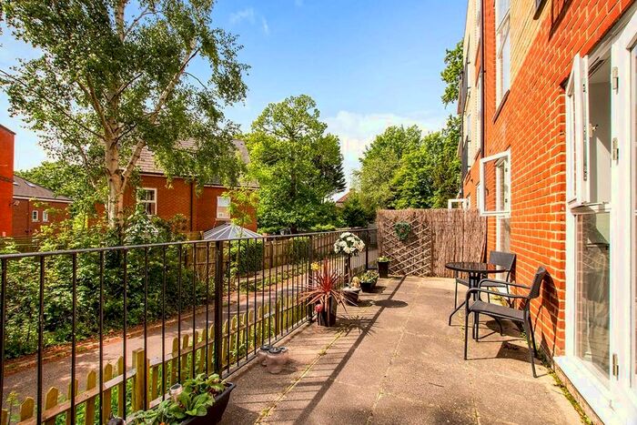 1 Bedroom Flat To Rent In Bambridge Court, Maidstone, Kent, ME14