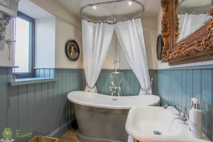 3 Bedroom Town House To Rent In The Orchards, Glenfall Way, Charlton Kings, Cheltenham, GL52