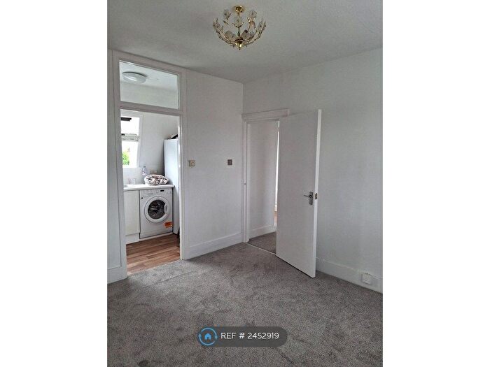 1 Bedroom Flat To Rent In Halton Road, London, N1