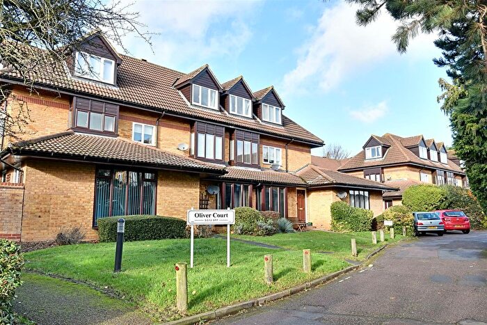1 Bedroom Maisonette For Sale In Oliver Court, Chapmore End, SG12