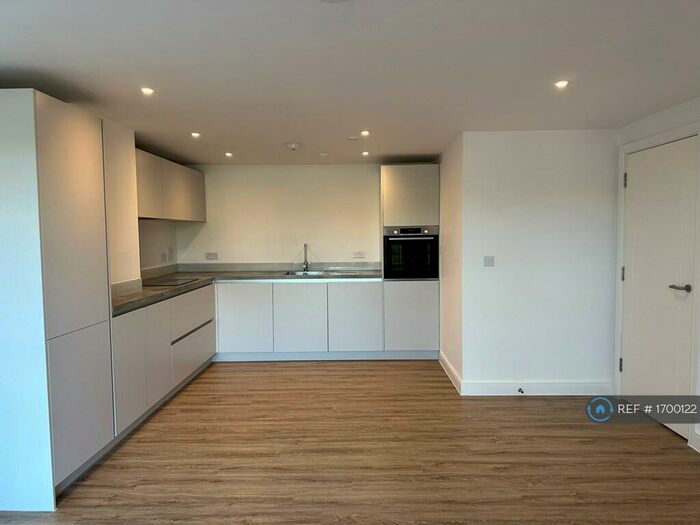 1 Bedroom Flat To Rent In Station Place, Brentwood, CM14