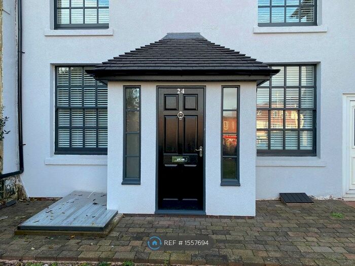 2 Bedroom Flat To Rent In Horsefair, Rugeley, WS15