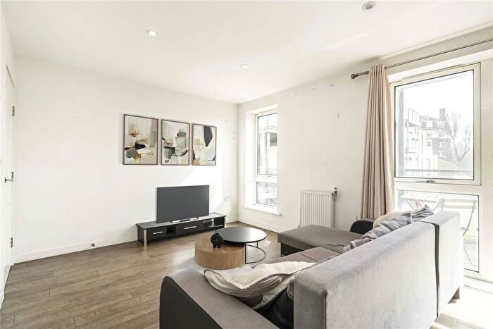 2 Bedroom Flat To Rent In Greenwich High Road, Greenwich, SE10