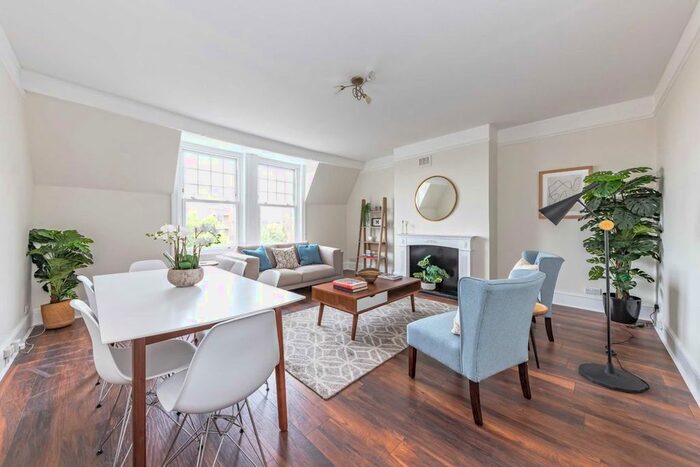 3 Bedroom Flat To Rent In The Boulevard, London, SW17