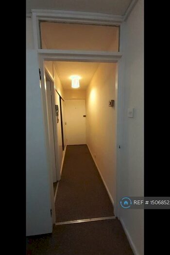 1 Bedroom Flat To Rent In Heywood Court, Middleton, Manchester, M24