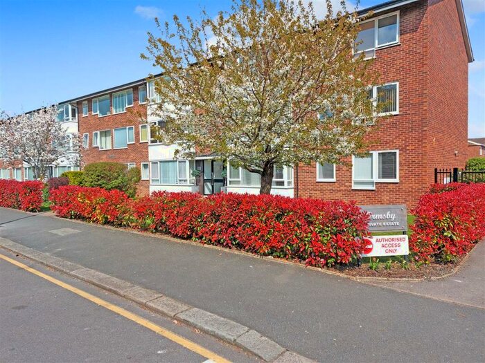 3 Bedroom Apartment To Rent In Stanley Road, Sutton, SM2