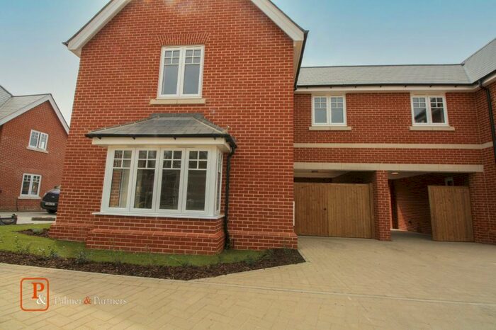 4 Bedroom Link Detached House To Rent In Bonita Walk, Colchester, CO4