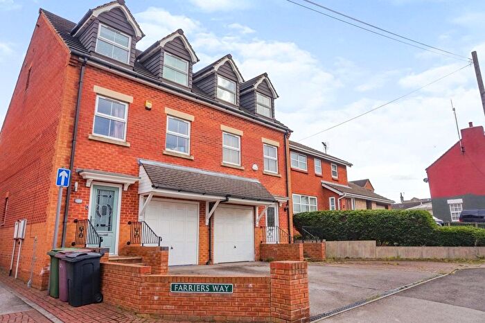 4 Bedroom Semi-Detached House To Rent In High Street, Killamarsh, Sheffield, S21