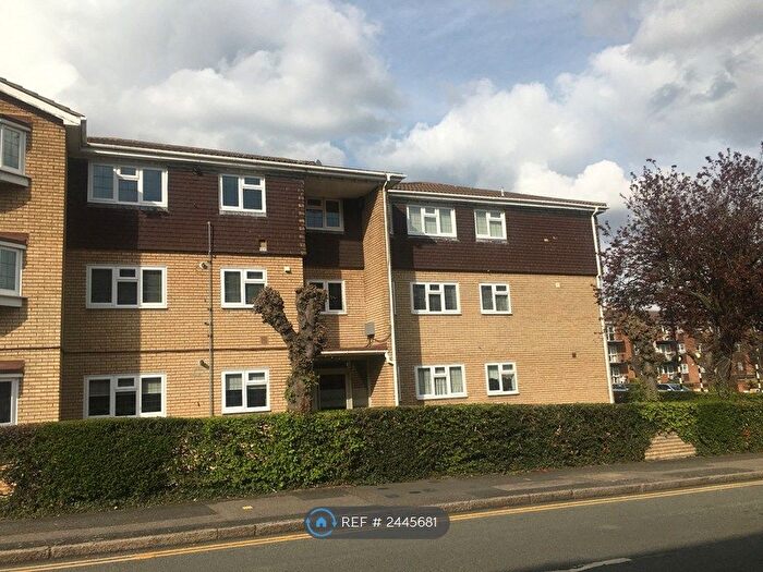 3 Bedroom Flat To Rent In Hurstwood Court, Upminster, RM14