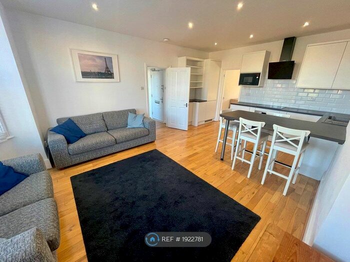 2 Bedroom Flat To Rent In Lambert Road, London, SW2