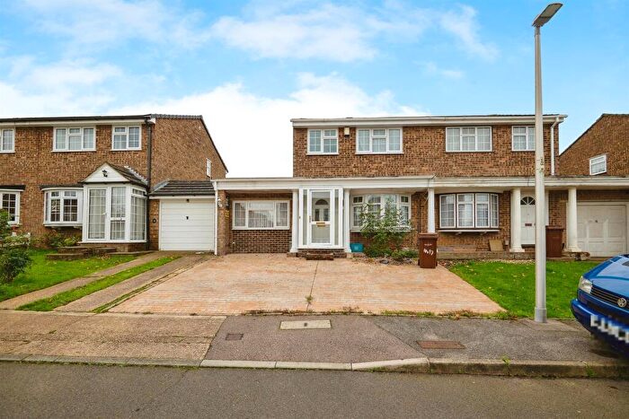 3 Bedroom Semi-Detached House For Sale In Croft Close, Chatham, ME5