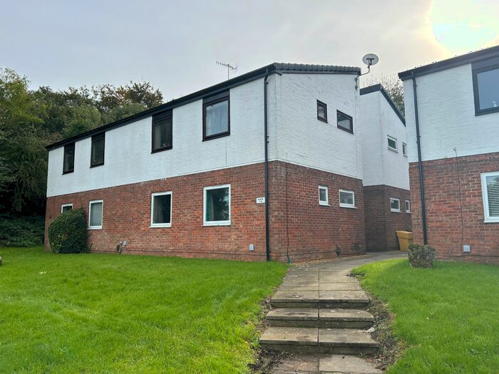 1 Bedroom Apartment To Rent In Old Town, SN1