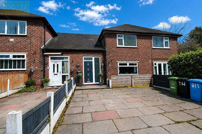 3 Bedroom Flat For Sale In Church Road, Flixton, M41