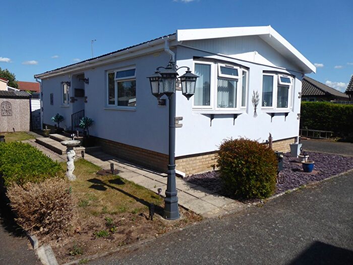 2 Bedroom Mobile/park Home For Sale In Rozel Court, Beck Row, Mildenhall, Bury St Edmunds, Suffolk, IP28