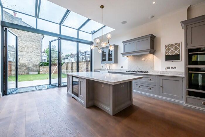 6 Bedroom End Of Terrace House To Rent In Cavendish Road, Balham, London, SW12