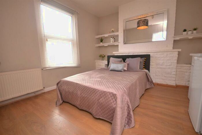 1 Bedroom House To Rent In Gosbrook Road, Caversham, RG4