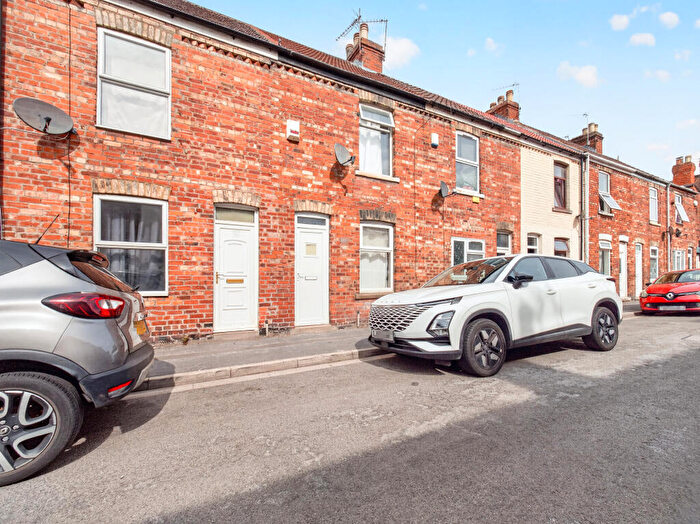 3 Bedroom Terraced House For Sale In Linden Terrace, Gainsborough, Lincolnshire, DN21