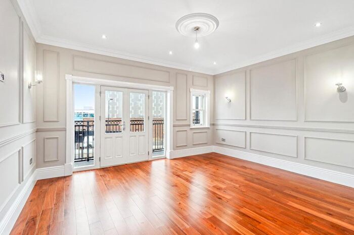 2 Bedroom Property To Rent In Westcliff Avenue, Westcliff-On-Sea, SS0