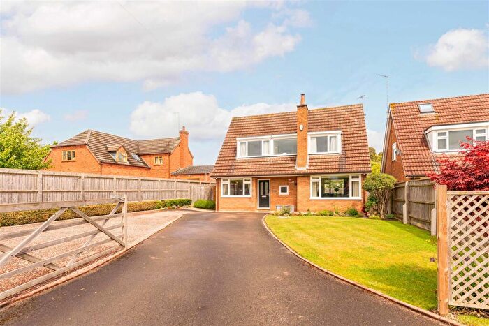 3 Bedroom Detached House For Sale In Kineton Road, Gaydon, CV35