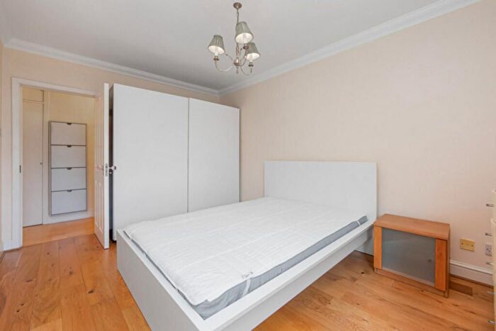 2 Bedroom Flat To Rent In Camden Road, London, NW1