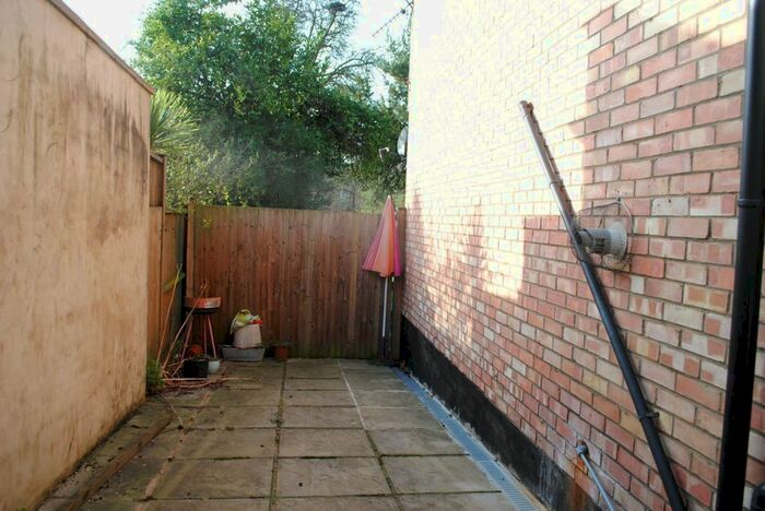 1 Bedroom Flat To Rent In Fordwych Road, London, NW2