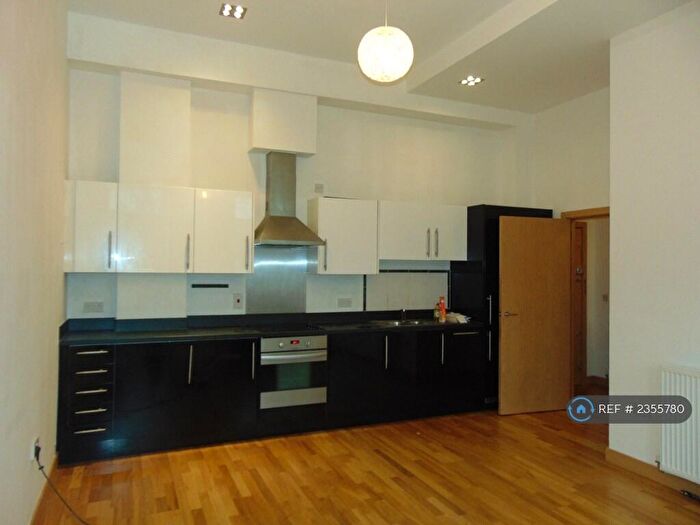 2 Bedroom Flat To Rent In Academy Court, Dagenham, RM8