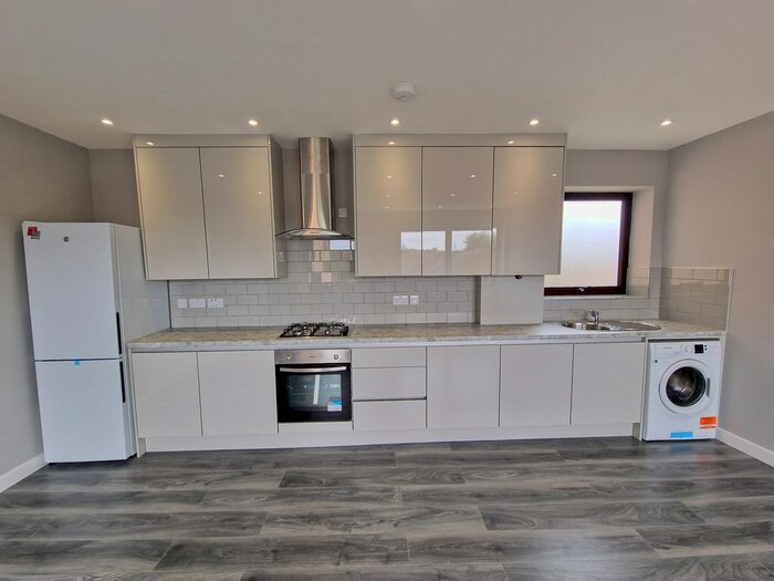 3 Bedroom Flat To Rent In Hermit Road, London, E16