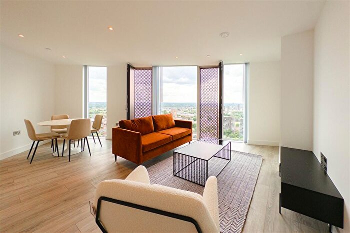 2 Bedroom Apartment To Rent In Thr, M15