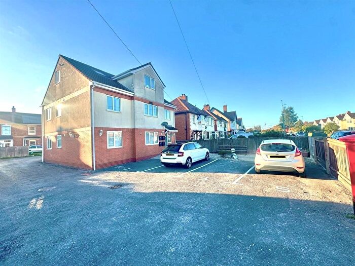 2 Bedroom Flat For Sale In Berrow Road, Burnham-On-Sea, TA8