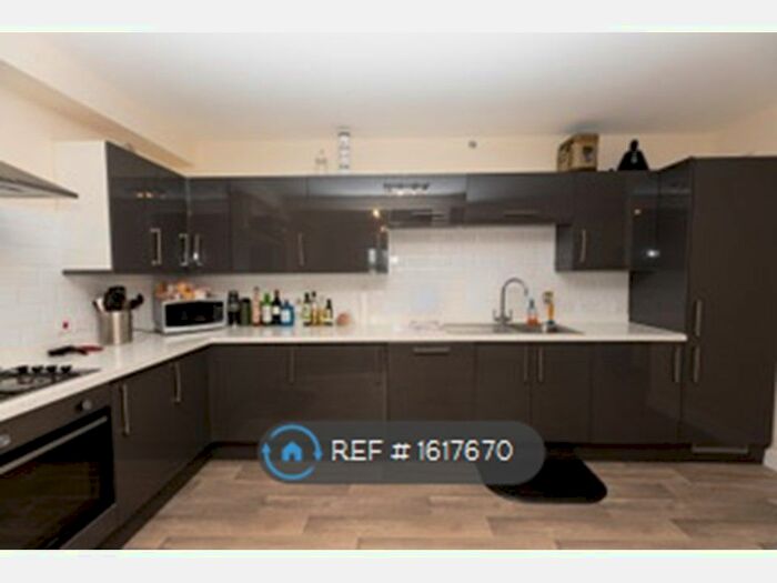 2 Bedroom Flat To Rent In High Street, Newmarket, CB8