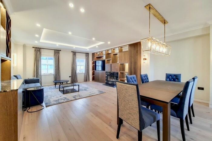 2 Bedroom Flat To Rent In Lowndes Square, London, SW1X