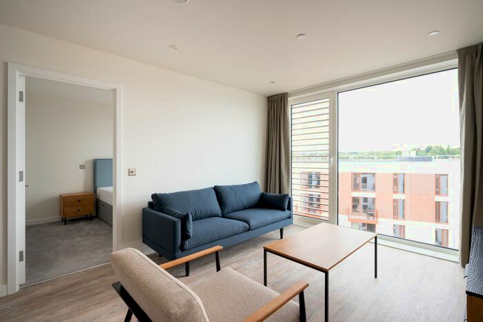 1 Bedroom Flat To Rent In Gillingham Gate Road, Chatham, ME4