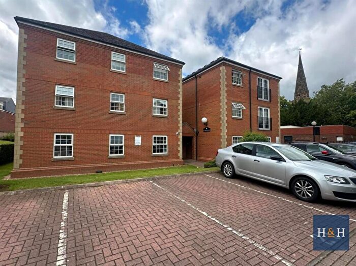 2 Bedroom Flat To Rent In Latymer Court, Town Centre -, NN1