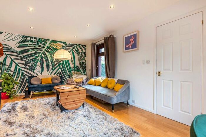 3 Bedroom Property To Rent In St James's Road, South Bermondsey, London, SE1