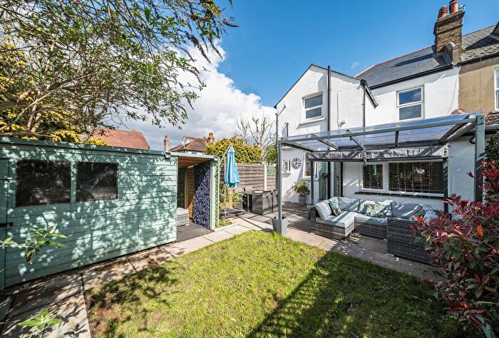 1 Bedroom Maisonette For Sale In Onslow Gardens, Wallington, SM6