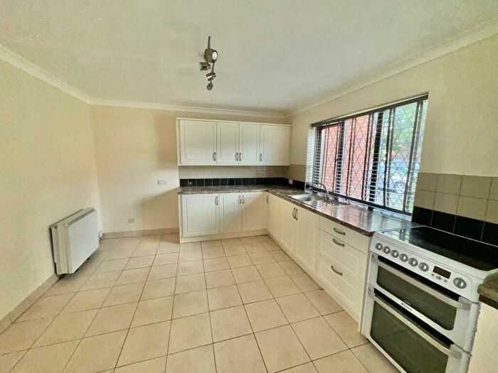 4 Bedroom House To Rent In Black Prince Avenue, Market Deeping, Peterborough, PE6