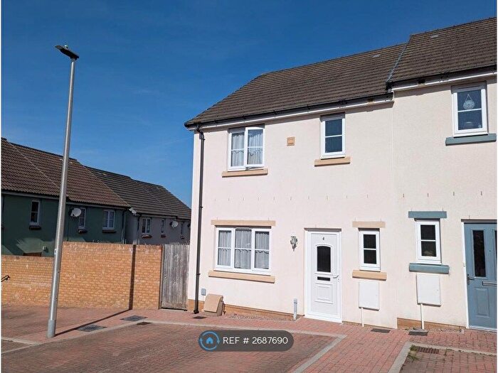 3 Bedroom Semi Detached House To Rent In Vetch Place, Newton Abbot, TQ12