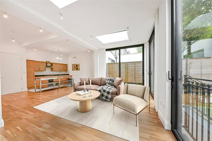 4 Bedroom Apartment To Rent In Glenilla Road, Belsize Park, London, NW3