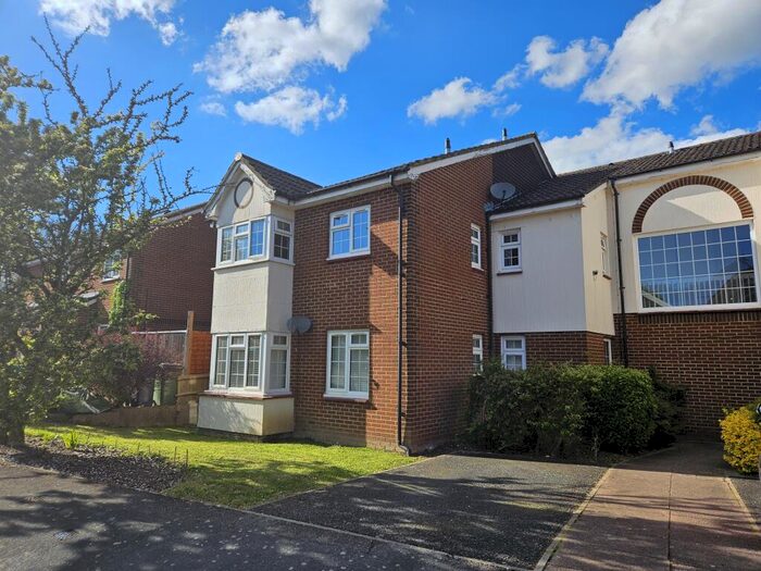 Flat To Rent In Willow Rise, Downswood, ME15