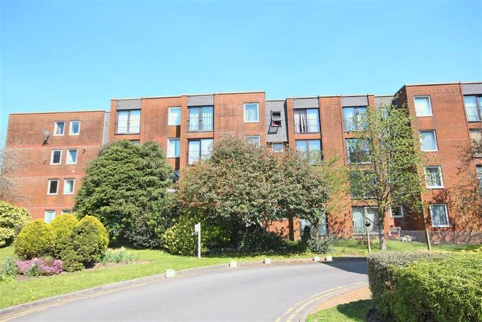 2 Bedroom Flat To Rent In London Road, Patcham, Brighton, BN1