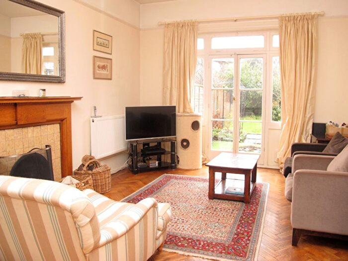1 Bedroom Flat To Rent In Wandsworth Common West Side, London, SW18