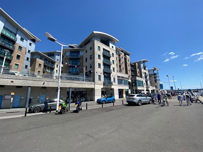1 Bedroom Flat For Sale In Dolphin Quays, The Quay, Poole, BH15