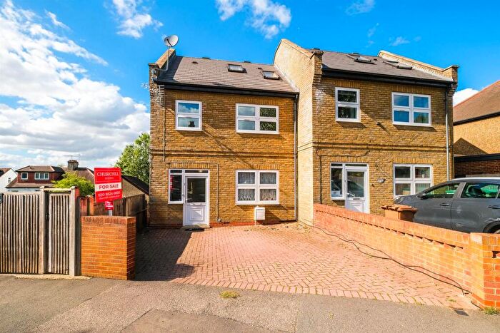 3 Bedroom House For Sale In Castle Avenue, Highams Park, E4