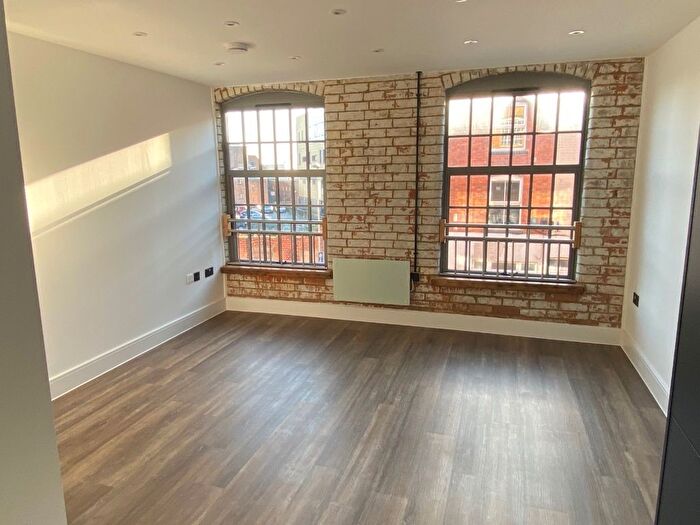 1 Bedroom Flat For Sale In Overstone Road, Northampton, NN1