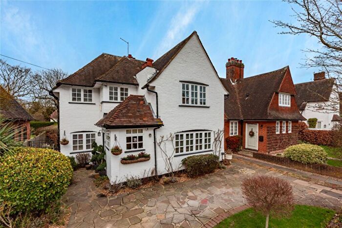 4 Bedroom Detached House For Sale In Meadway, Gidea Park, RM2