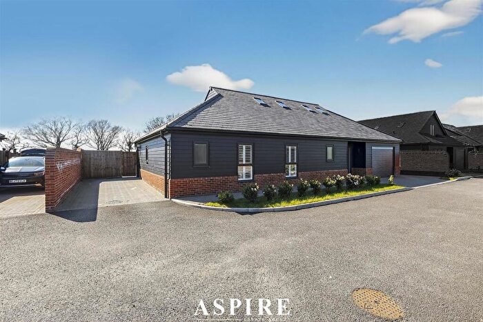 5 Bedroom House For Sale In Inglefield Road, Fobbing, Stanford-Le-Hope, SS17