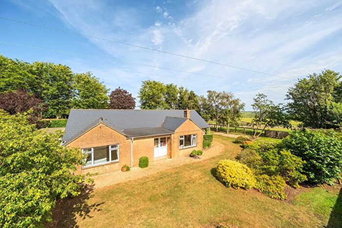 3 Bedroom Bungalow To Rent In Hackpen, Burderop, Swindon, SN4