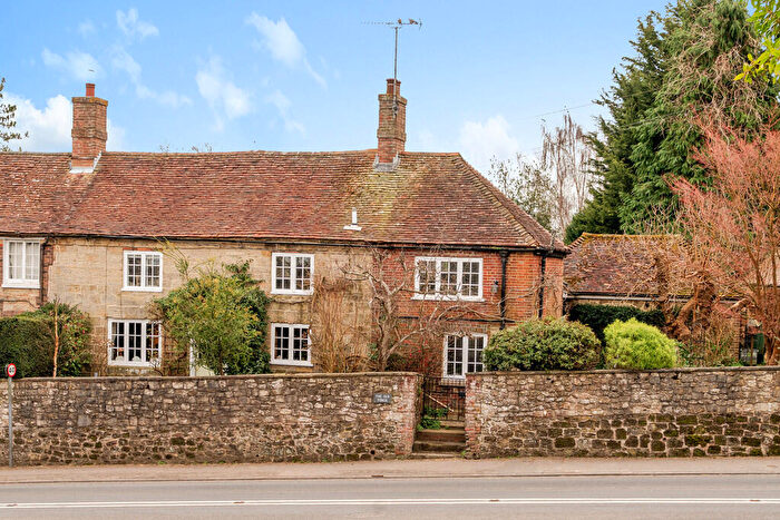 4 Bedroom Detached House For Sale In Codmore Hill - Close To Local Shops, RH20