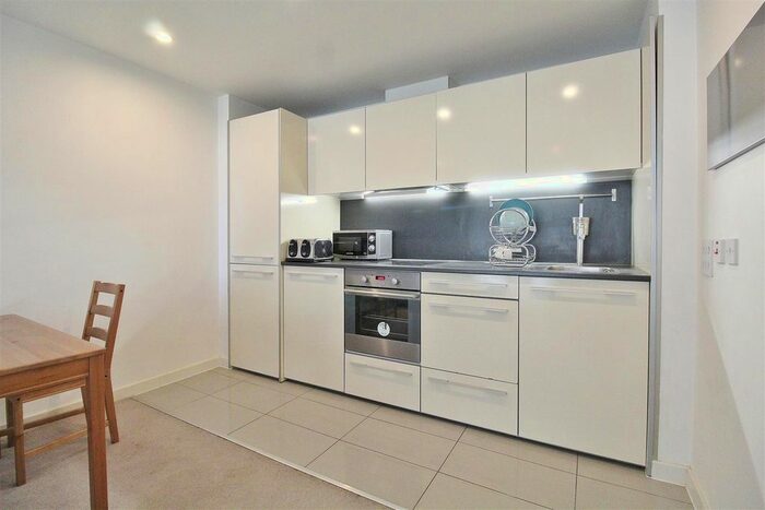 2 Bedroom Flat To Rent In Keylands House, Union Lane, Isleworth, TW7
