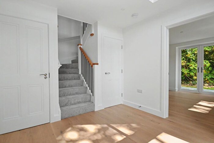 3 Bedroom Detached House For Sale In Broadstone, BH18 - Photo 7